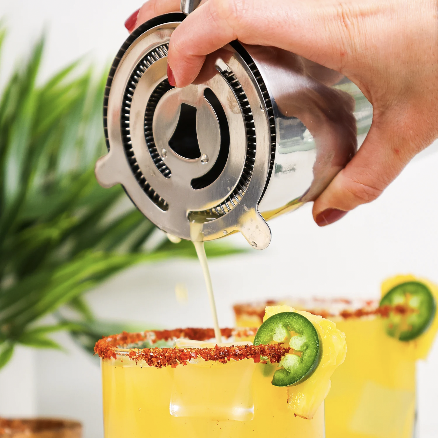 Mr & Mrs T Spicy Margarita, 1L Bottle, – Premium Cocktail Mixer for Margaritas, Ready to Use - GoDpsMusic