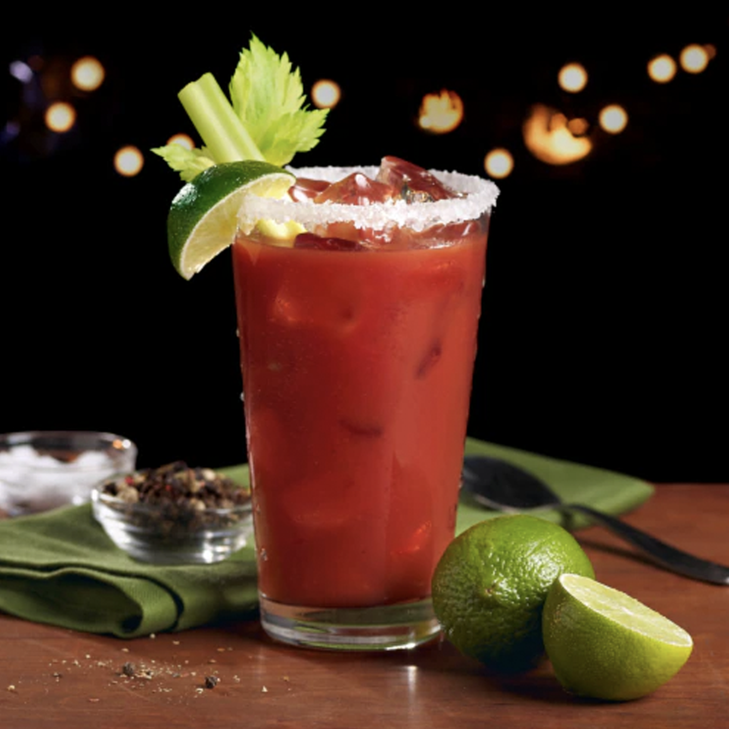 Mr & Mrs T Horseradish Bloody Mary Mix, 1L Bottle, – Premium Cocktail Mixer for Spicy Bloody Marys, Ready to Use - GoDpsMusic