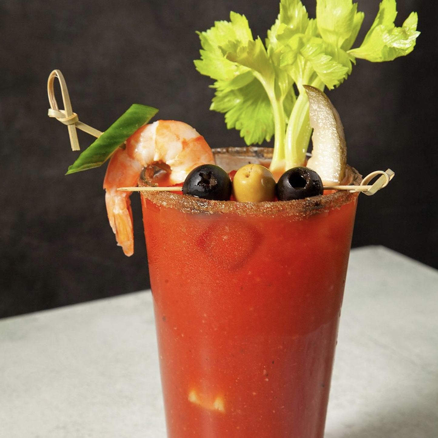 Mr & Mrs T Horseradish Bloody Mary Mix, 1L Bottle, – Premium Cocktail Mixer for Spicy Bloody Marys, Ready to Use - GoDpsMusic