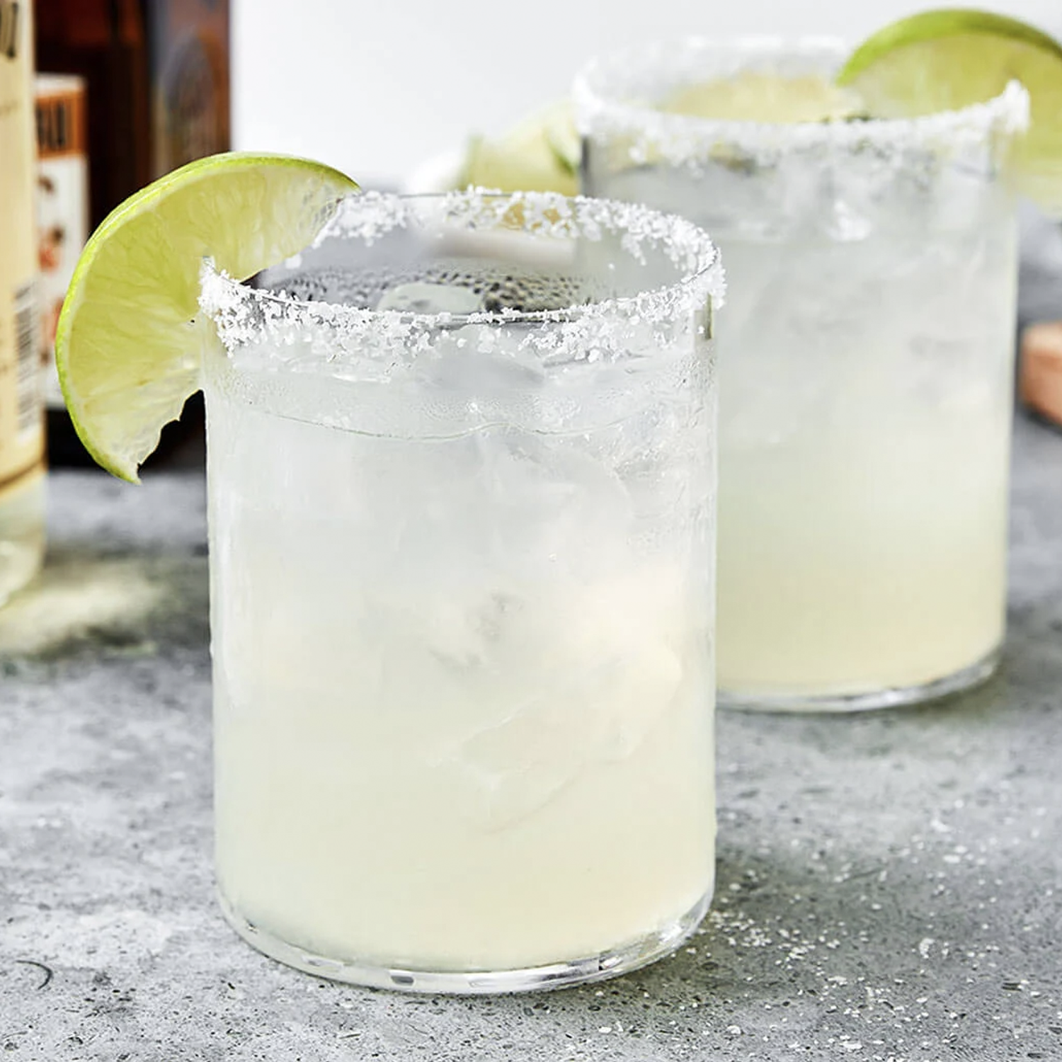 Mr & Mrs T Skinny Margarita, 1L Bottle, – Premium Cocktail Mixer for Margaritas, Ready to Use - GoDpsMusic